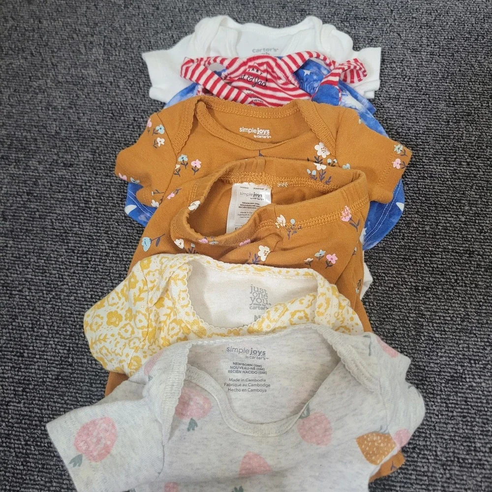 Mixed Brands Lot of 21 Size NB Clothing Bundle Bodysuits Pants 10 Pairs of Socks